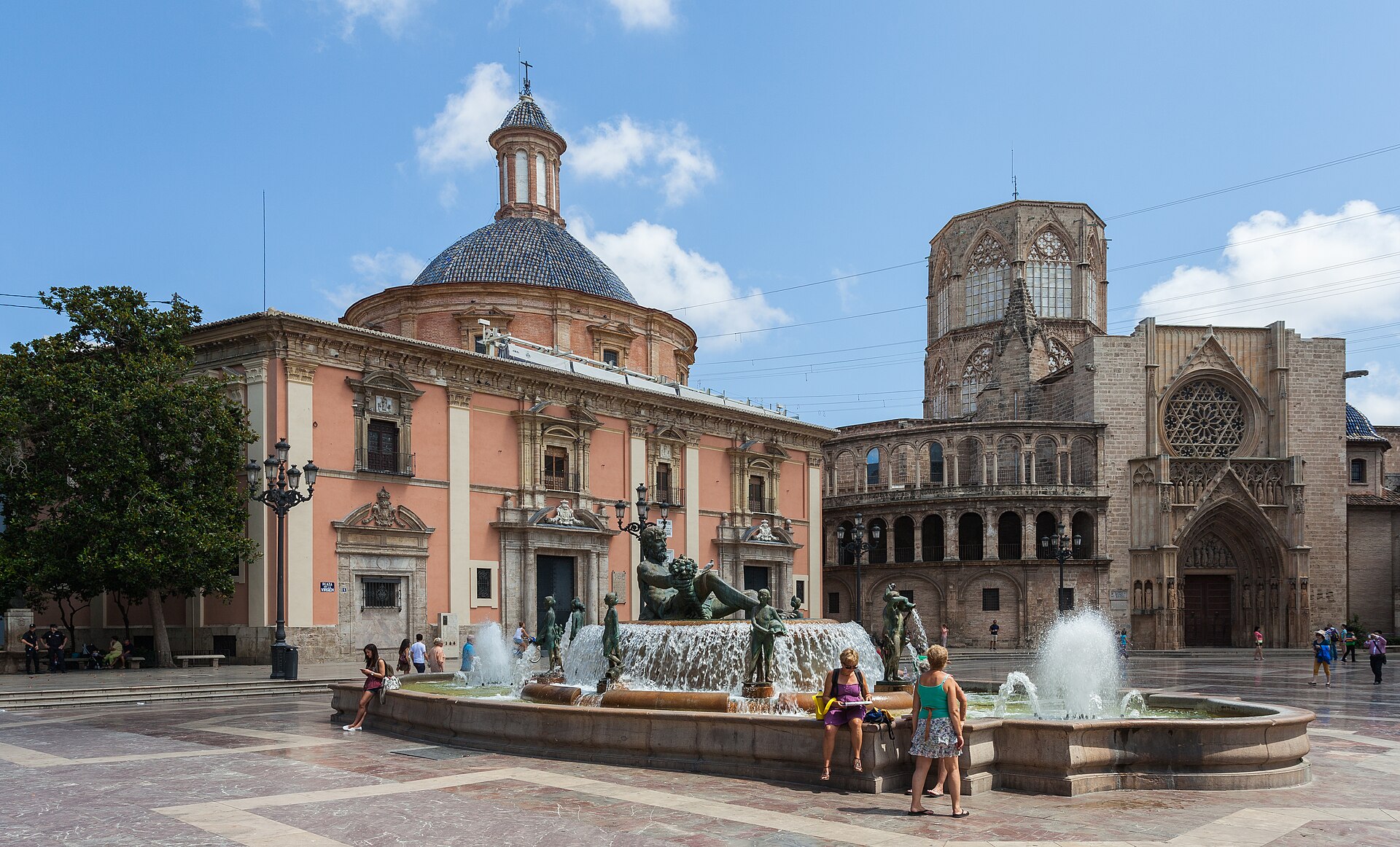 Plaza de la Virgen with the cathedral and fountain in Valencia