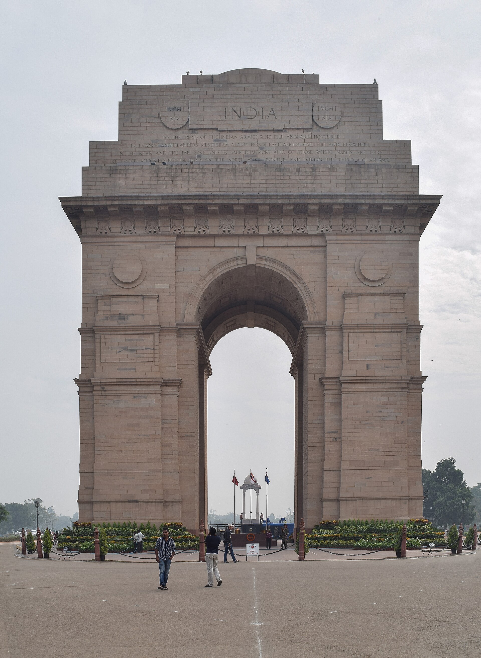 New Delhi Travel Guide 2026: Air Quality, Heat, Costs and Getting Around